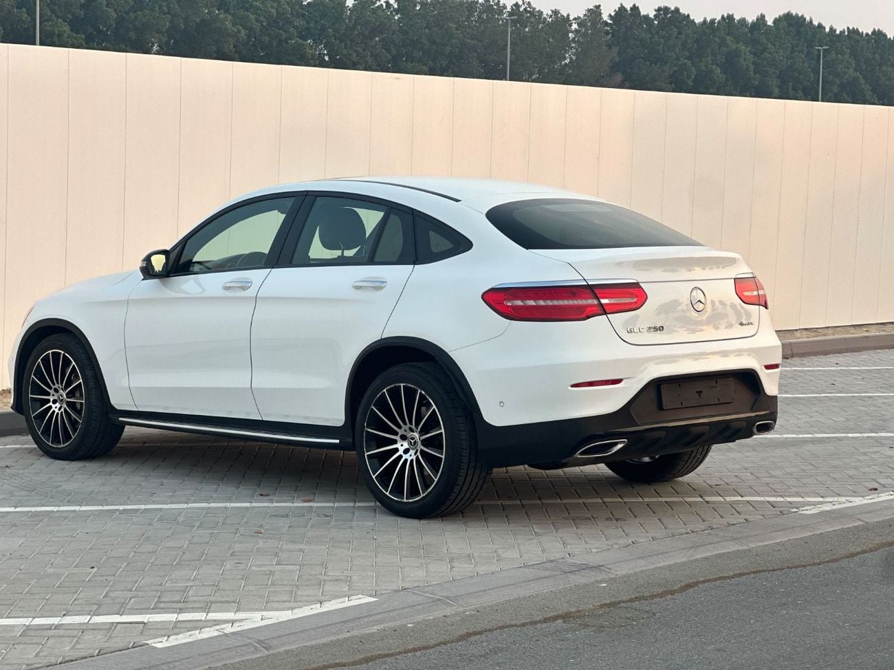 مرسيدس بنز GLC 200 بريميوم بلس
