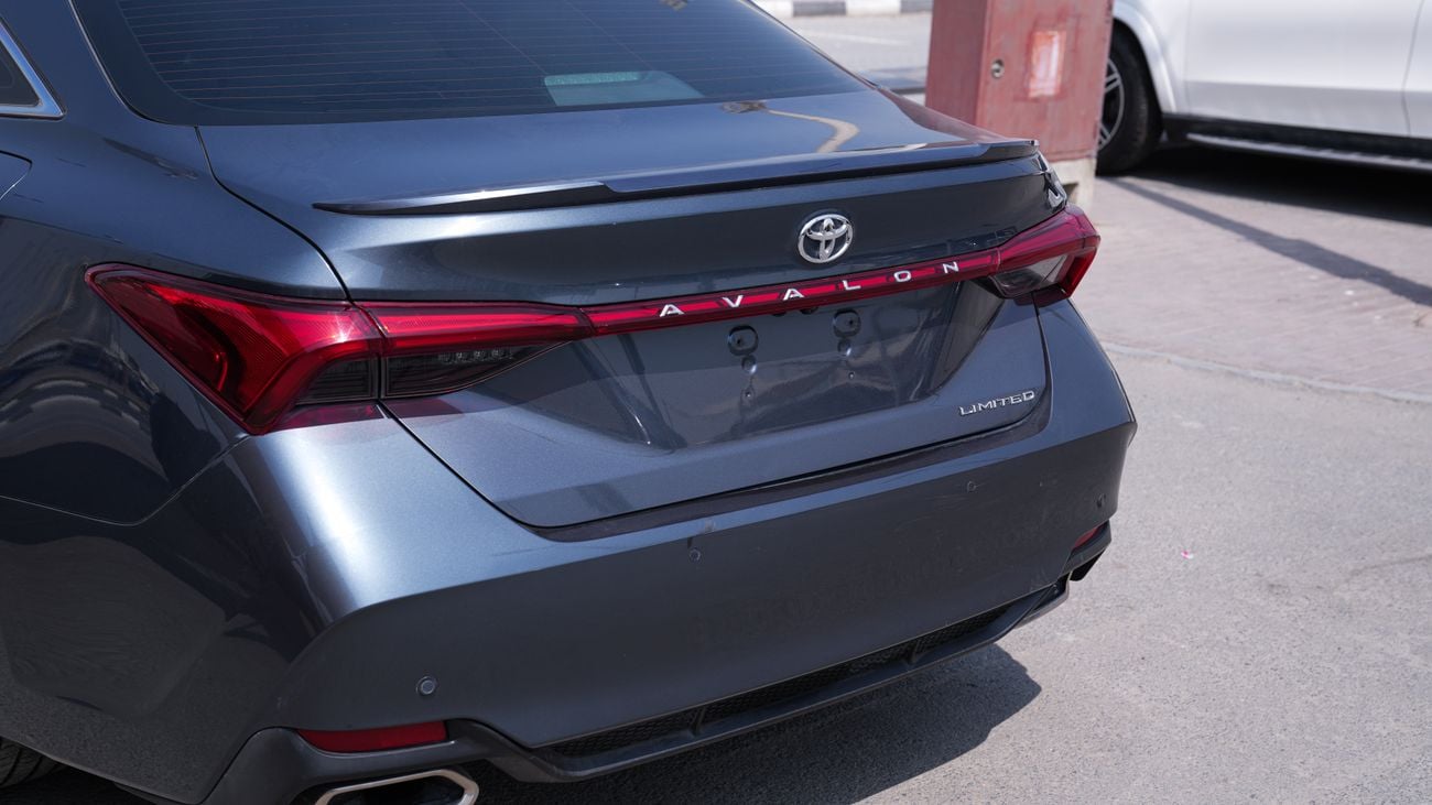 تويوتا افالون