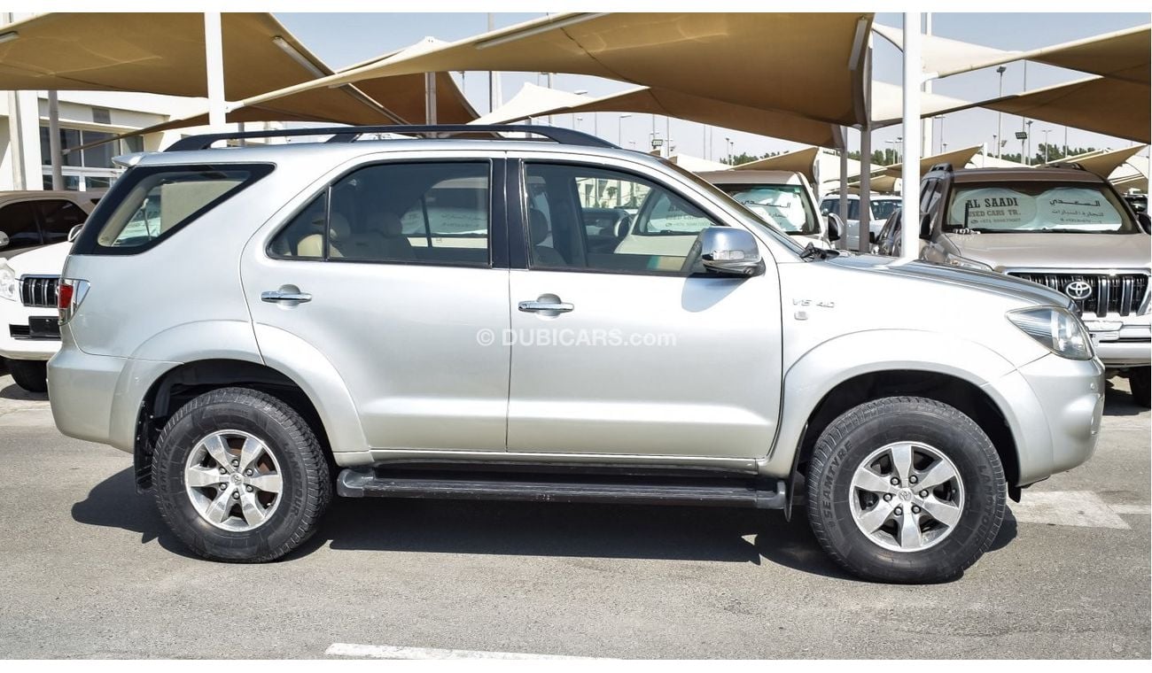 Toyota Fortuner SR5 4.0 V6