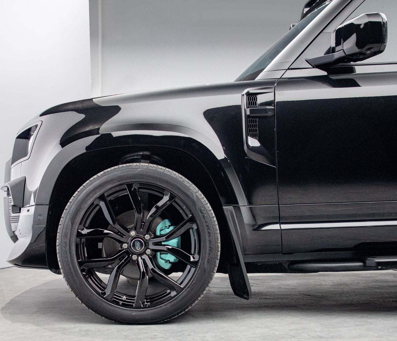 Land Rover Defender P300 110 S 2.0L (5 Seater)