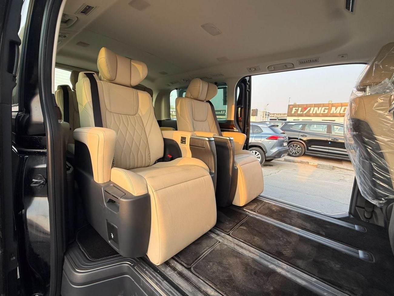 Toyota Granvia PREMIUM