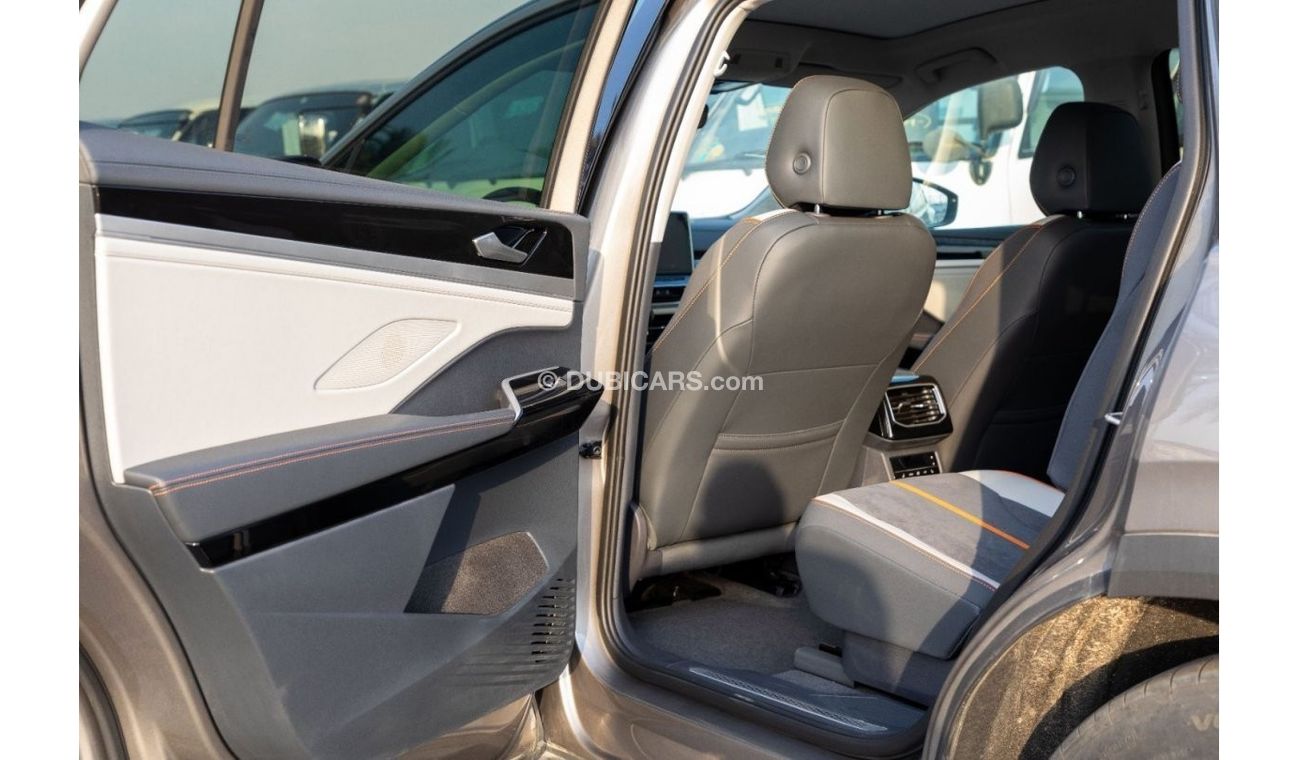 Volkswagen ID.6 2022 Volkswagen ID6 Litepro 20" Fixed Panoramic W/o HUD + 360CAM 6 Seats AT - Gold inside white & bl