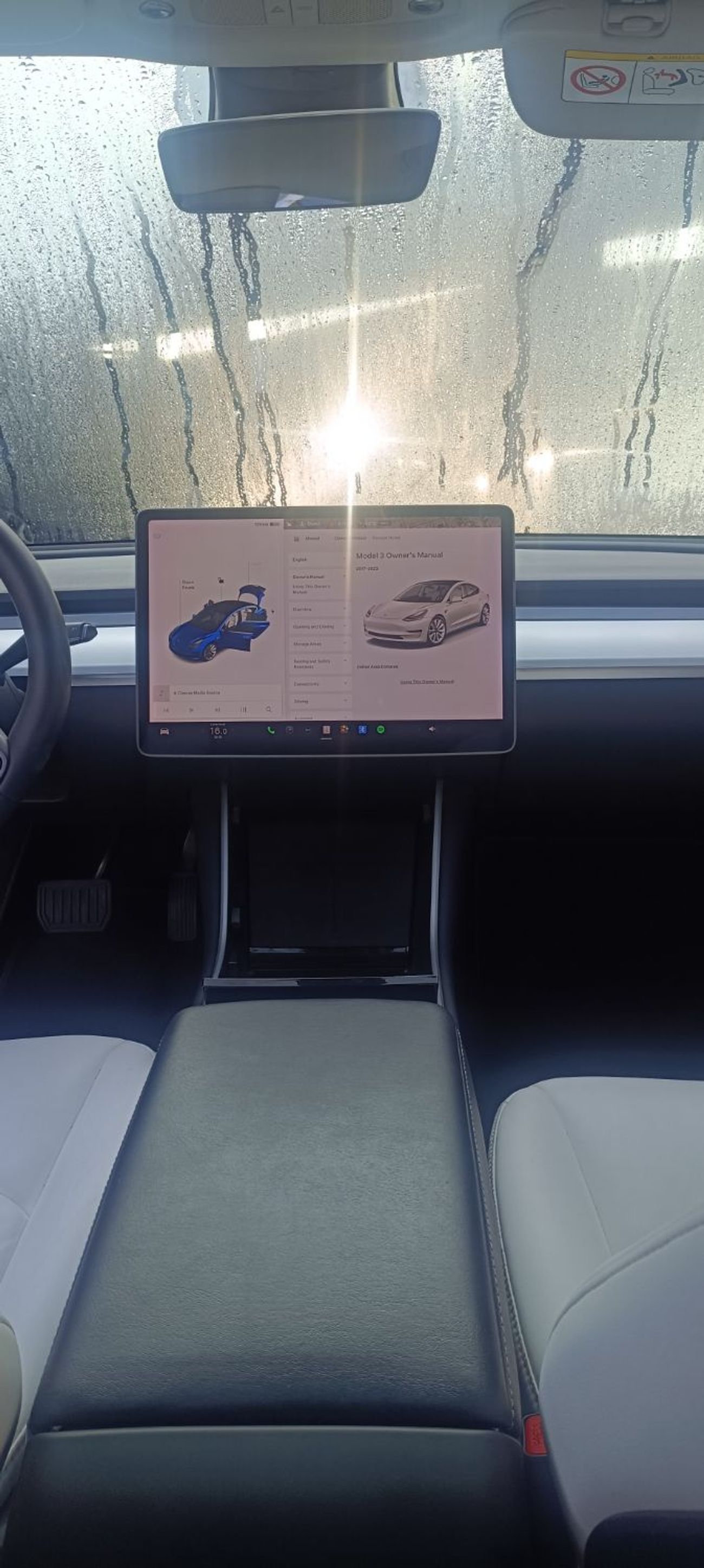 تسلا موديل 3