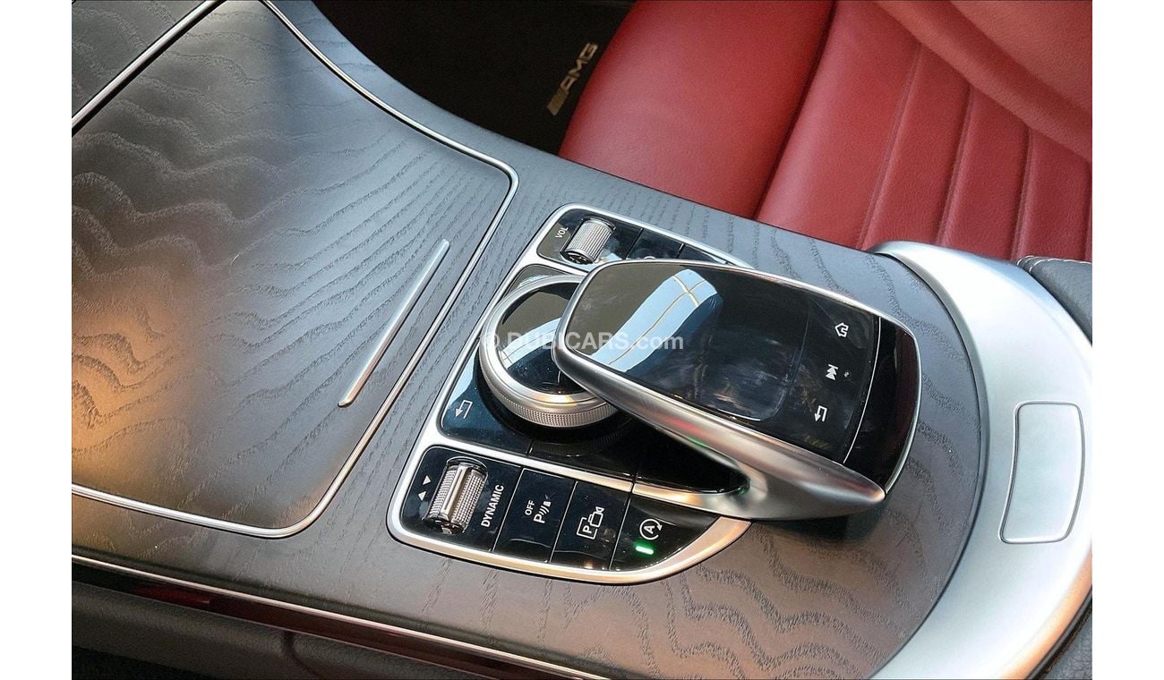 مرسيدس بنز C 200 Premium (AMG Line)