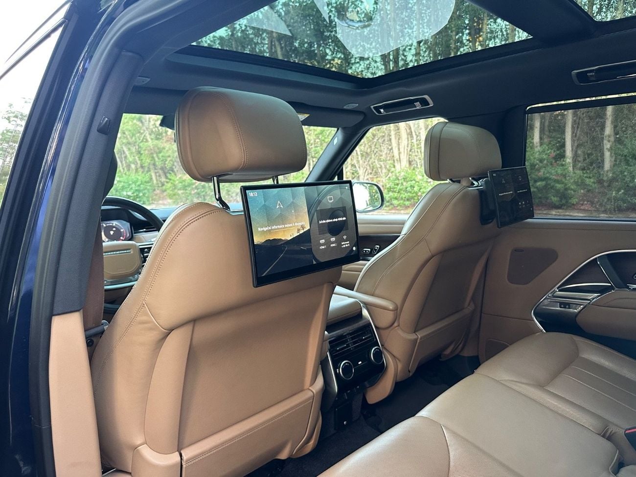 لاند روفر رينج روفر Vogue Autobiography D300 | 2024 | 3.0L V6 DIESEL | 300 HP | 7 SEATER | Perfect Condition