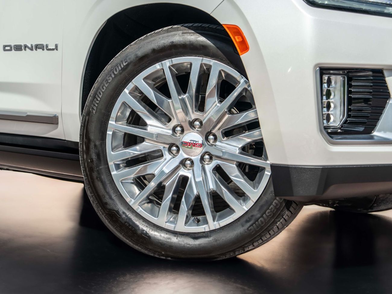 GMC Yukon 6.2 V8 Denali (AWD)