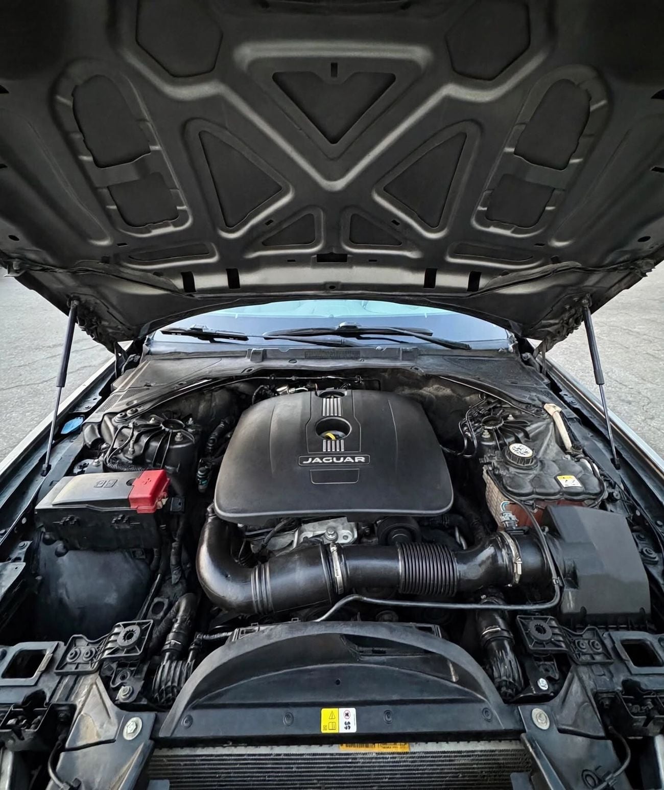 جاكوار XE PRESTIGE