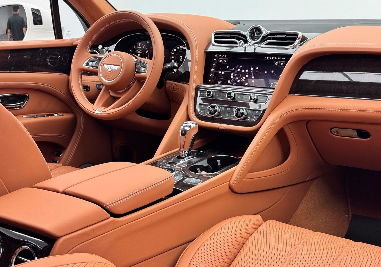 Bentley Bentayga *Brand New* 2024 Bentley Bentayga V8, 2028 Bentley Warranty + Service Pack, Delivery Kms, GCC