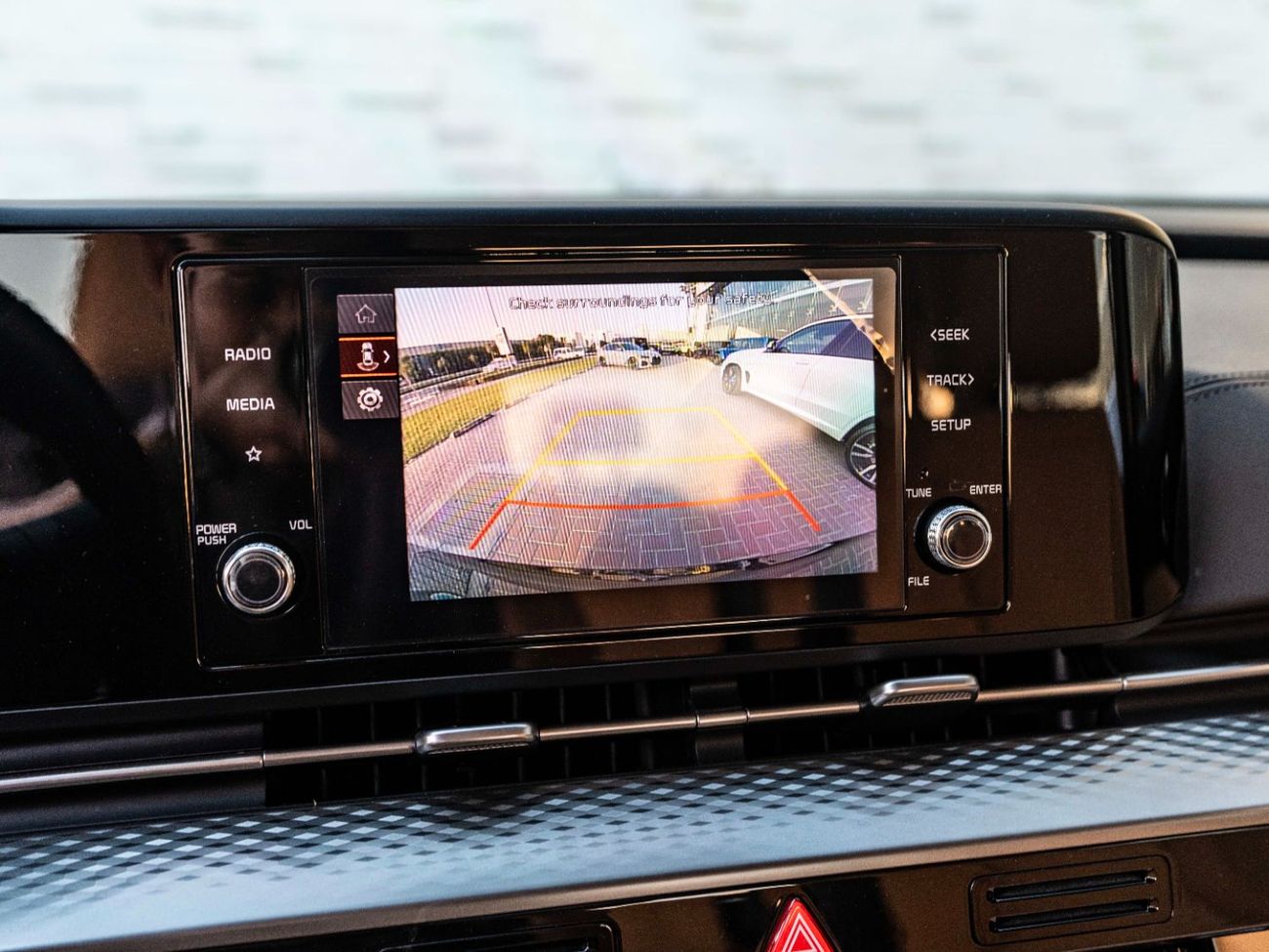 كيا كارنيفال LX