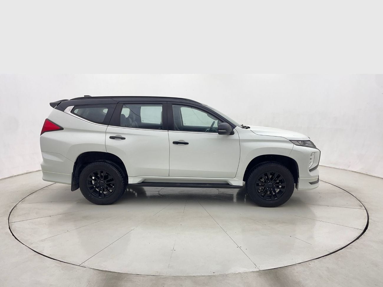 ميتسوبيشي مونتيرو سبورت 3L 2023 | 0 DP | 1276/Month | 30 Day Return | Service History