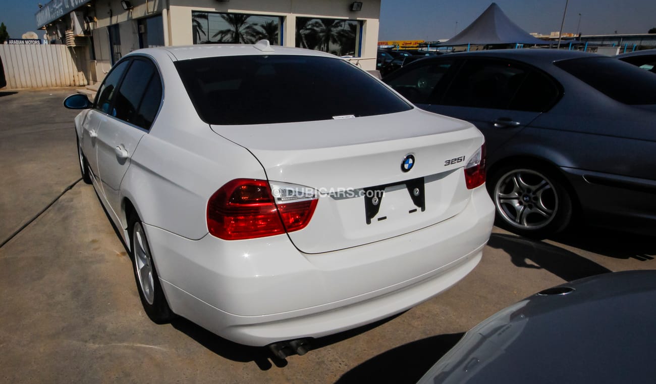 بي أم دبليو 325 i