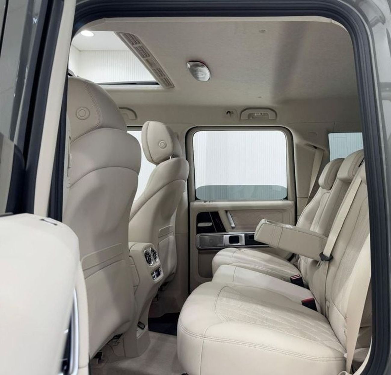 مرسيدس بنز G 63 AMG Std 4.0L *Brand New* 2025 Mercedes Benz G63 AMG, Mercedes Warranty, Fully Loaded, Delivery Kms