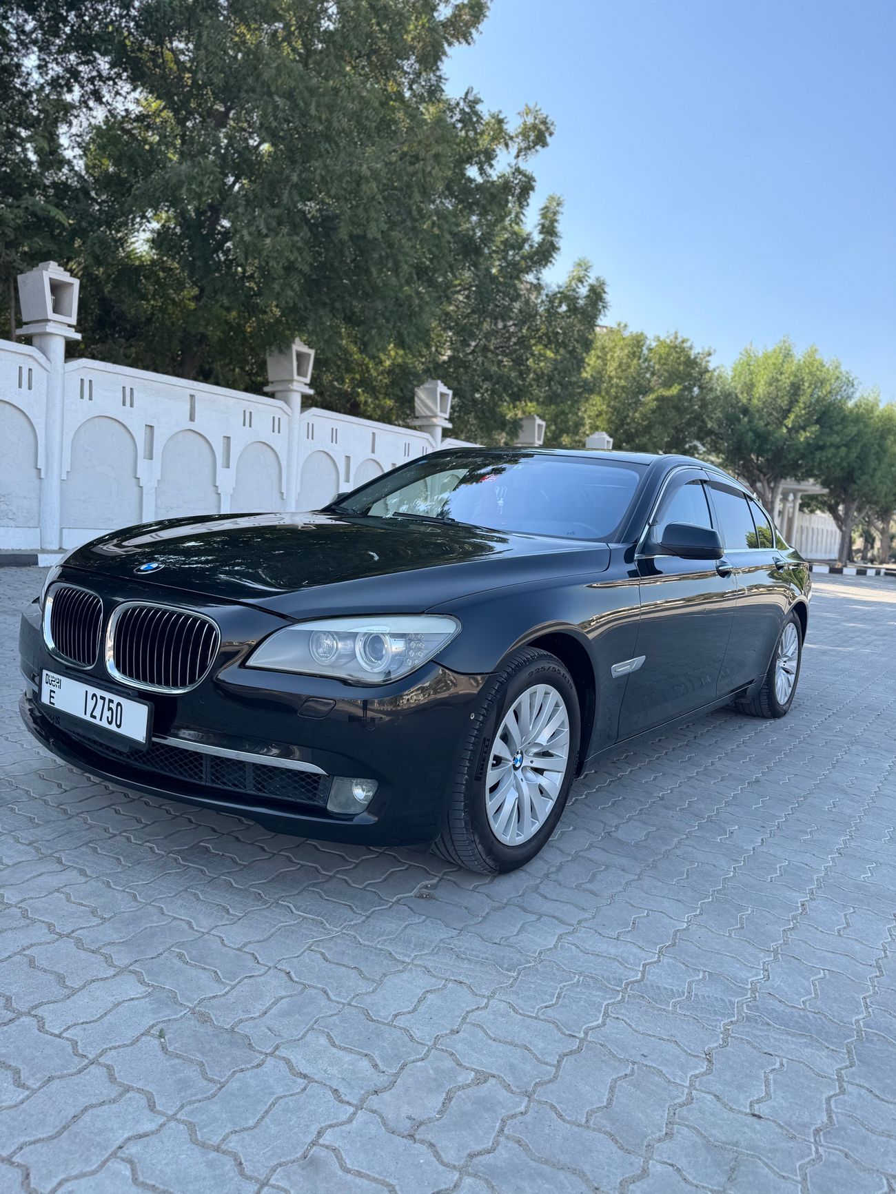 BMW 750i