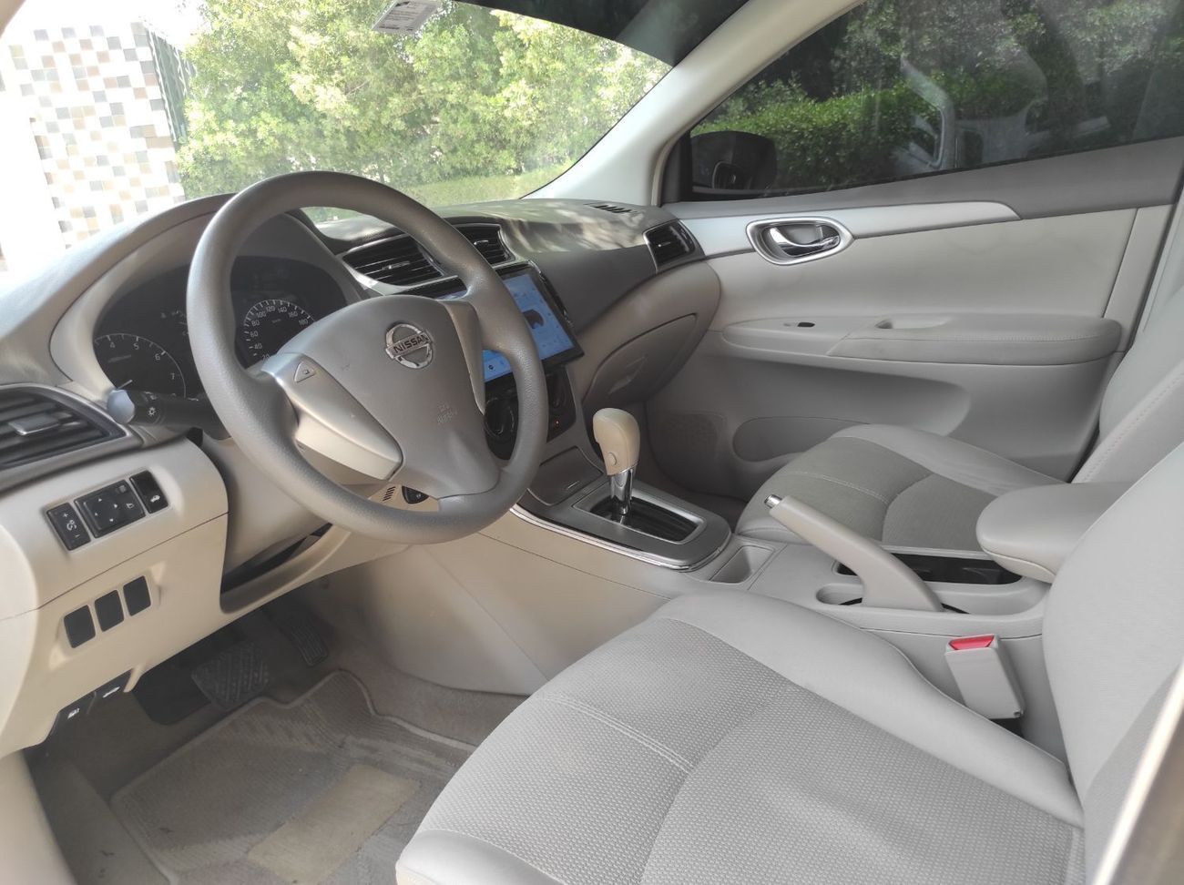 Nissan Sentra SV 1.8L Nissan Sentra 2016 Gcc V4 full automatic fast owner clean car