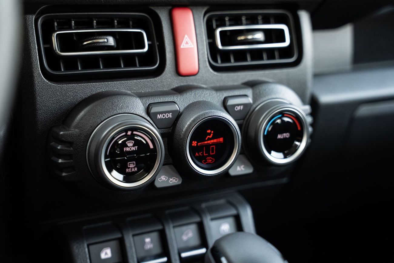 سوزوكي جيمني 1.5L GLX (A/T)