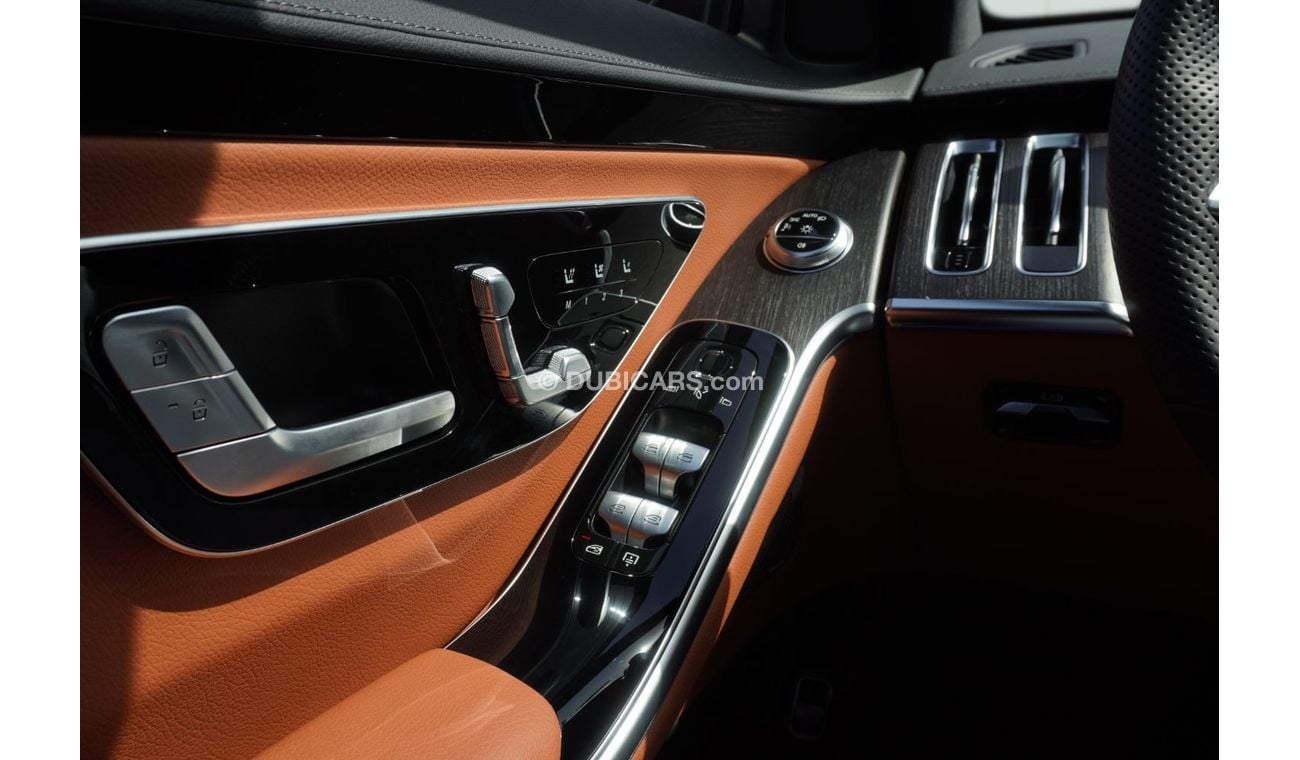 Mercedes-Benz S 580 2023 Mercedes Benz S580 4.0L V8 biturbo with Mild hybrid
