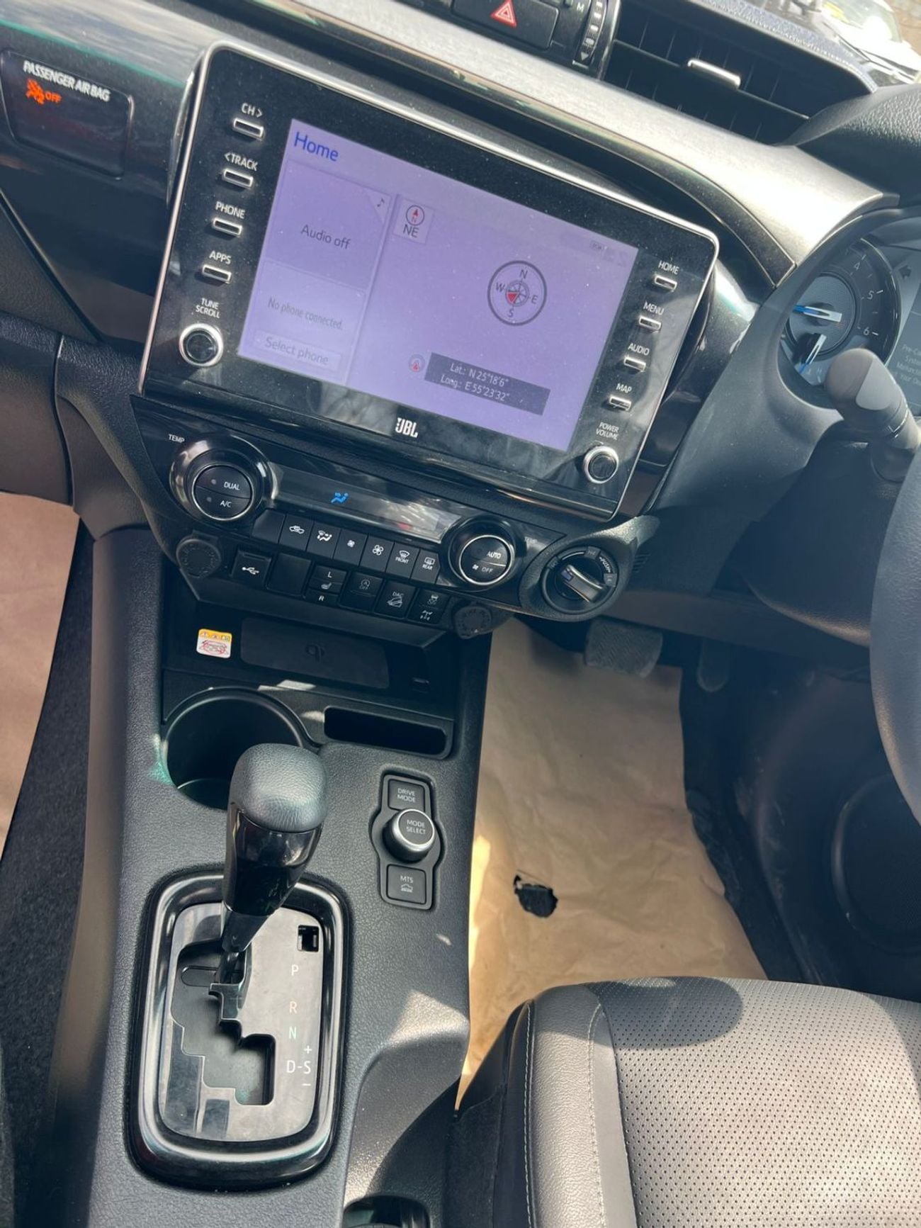 تويوتا هيلوكس RIGHT HAND DRIVE ONLY FOR EXPORT 2.8L AT PUSH START