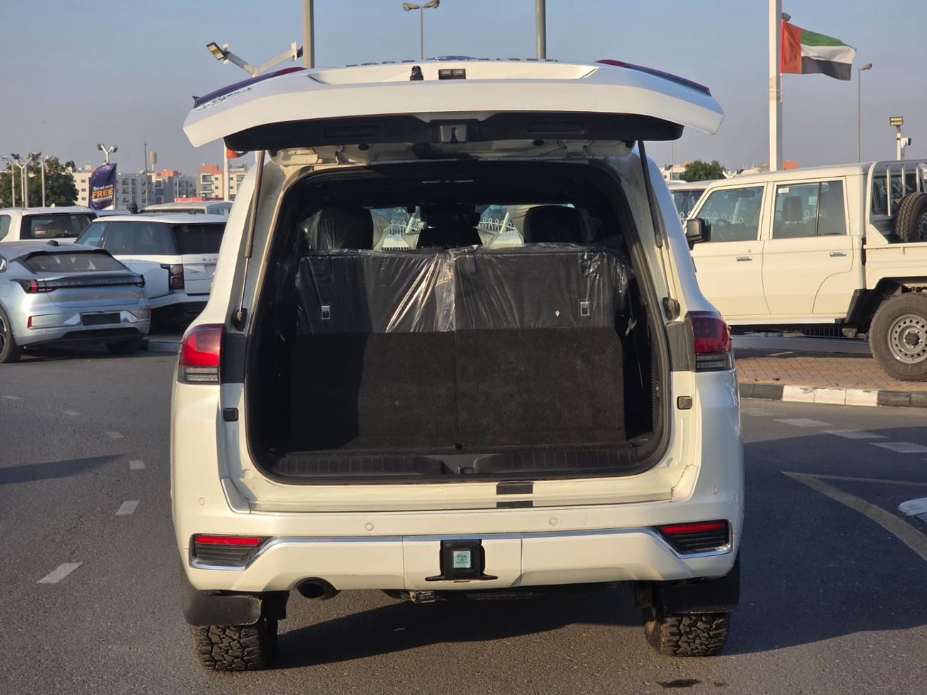 Toyota Land Cruiser LC300 ,RIGHT HAND DRIVE DIESEL ,4.5 LITER ,FULL OPTION  ,WITH G.R KIT