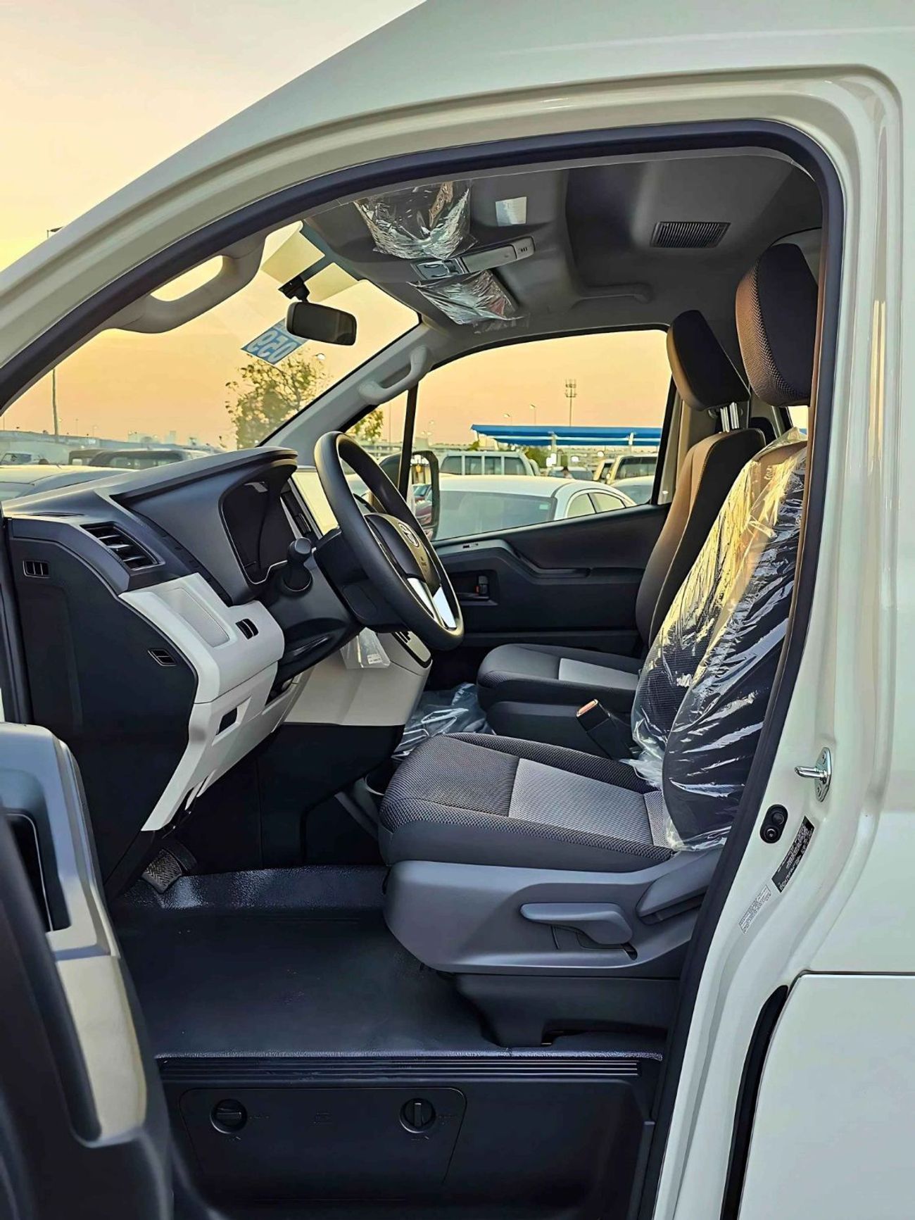 Toyota Hiace HIGHROOF NEW SHAPE/13 SEATER A/T / REAR CAMERA/ 3.5L PETROL/CODE#HPHRAB