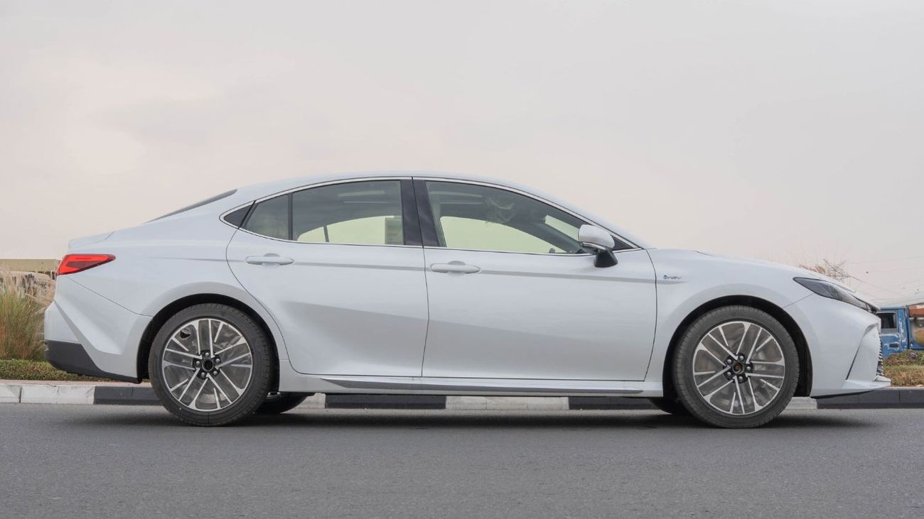 تويوتا كامري 2025 Toyota Camry Limited 2.5L AT Hybrid