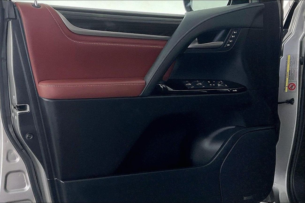 لكزس LX 570 Platinum | National Day Celebration | شامل الضمان | 0 ﺪﻔﻋﺓ ﺃﻮﻟﻯ