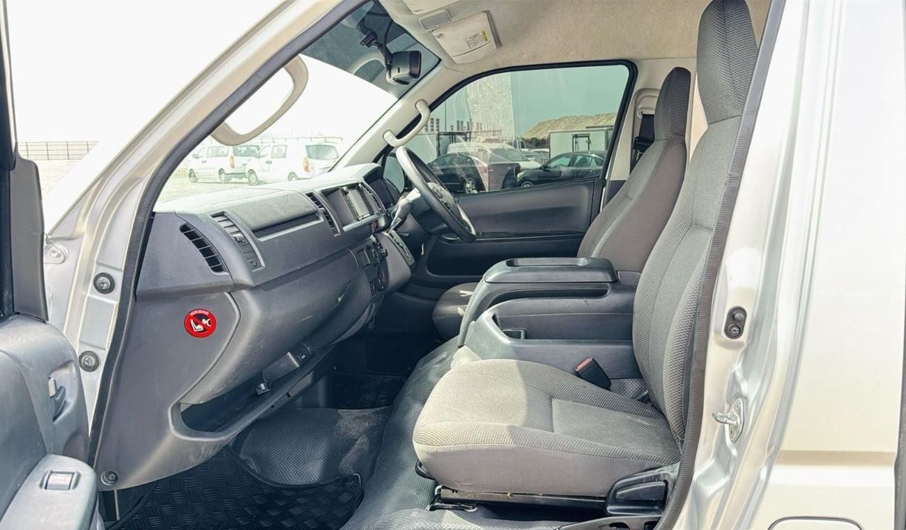 Toyota Hiace GOOD CONDITION | RHD | 2018 | 3.0L DIESEL ENGINE | 12 SEATERS | AUTOMATIC TRANSMISSION | DIGITAL REA