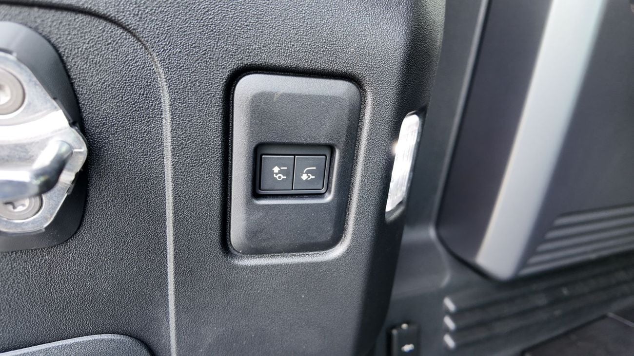 Land Rover Defender LAND ROVER DEFENDER 110 P400 X-DYNAMIC 2026