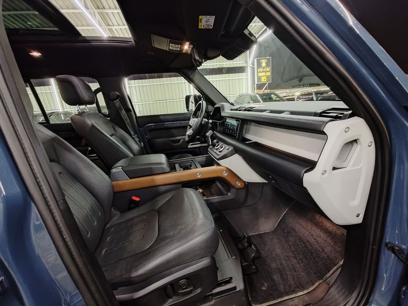 لاند روفر ديفندر P400 110 X-Dynamic HSE Warranty one year