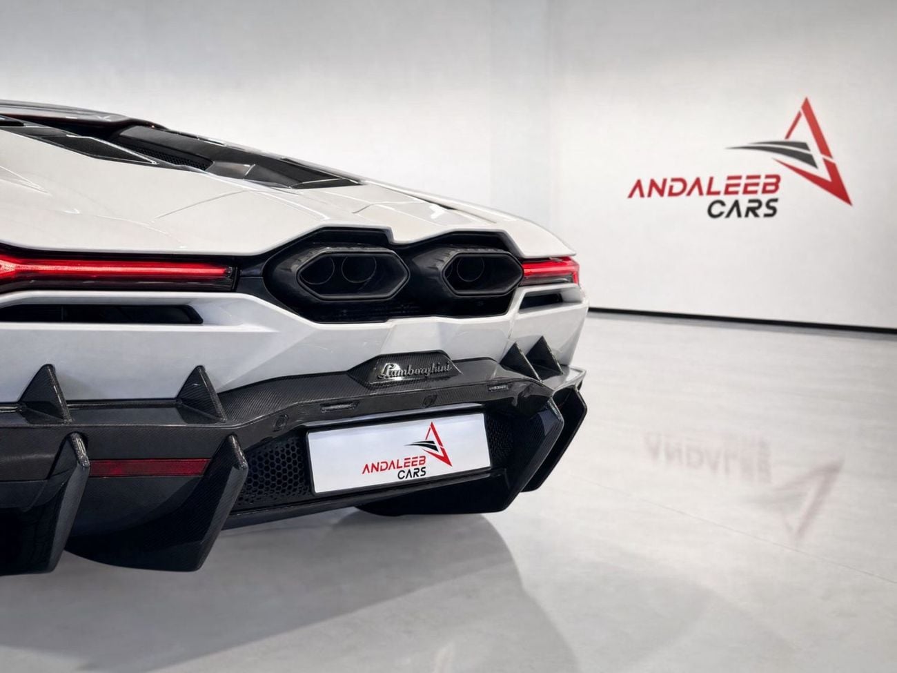 لامبورغيني ريفويلتو AED 30,400 P.M | 0% DOWN PAYMENT | LAMBORGHINI REVUELTO CARBON EDITION | 6.5L V12 HYBRID – 1,001 HP 