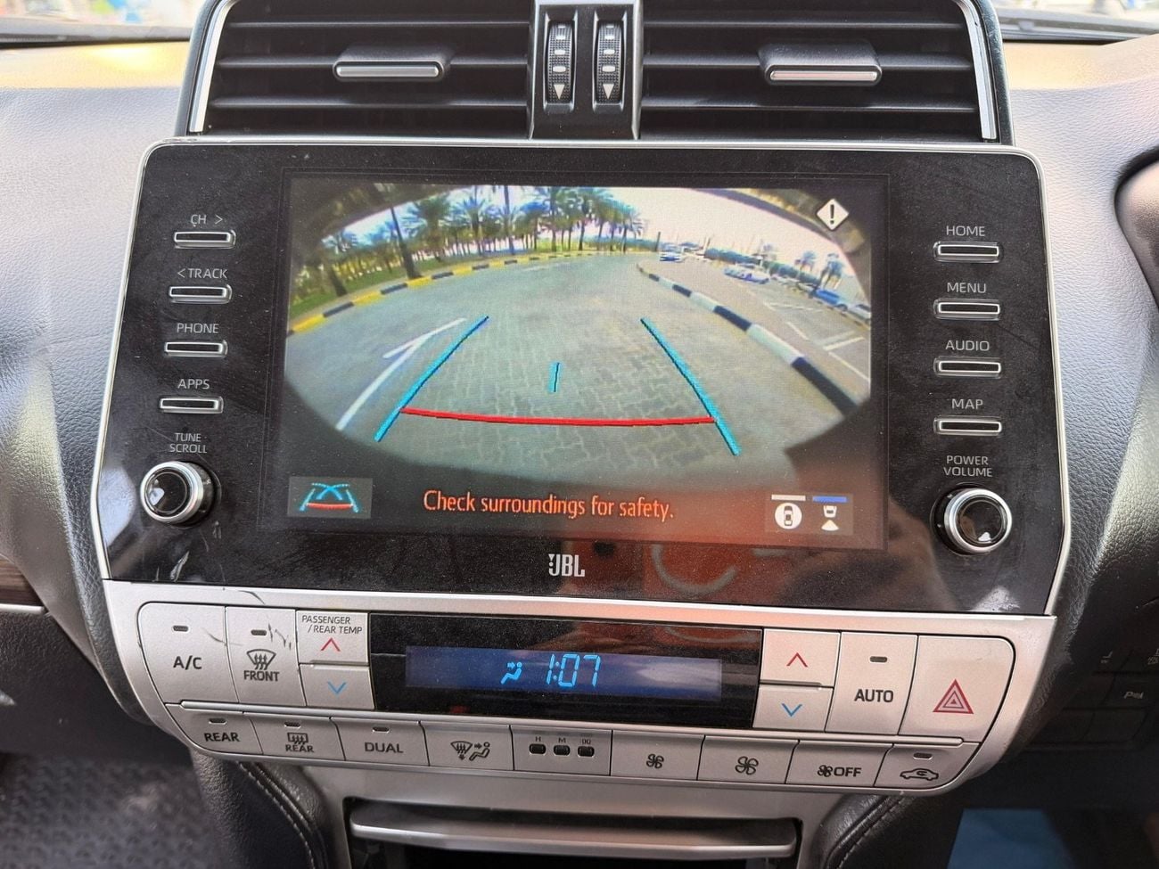 تويوتا برادو VX Full Option Right Hand Drive