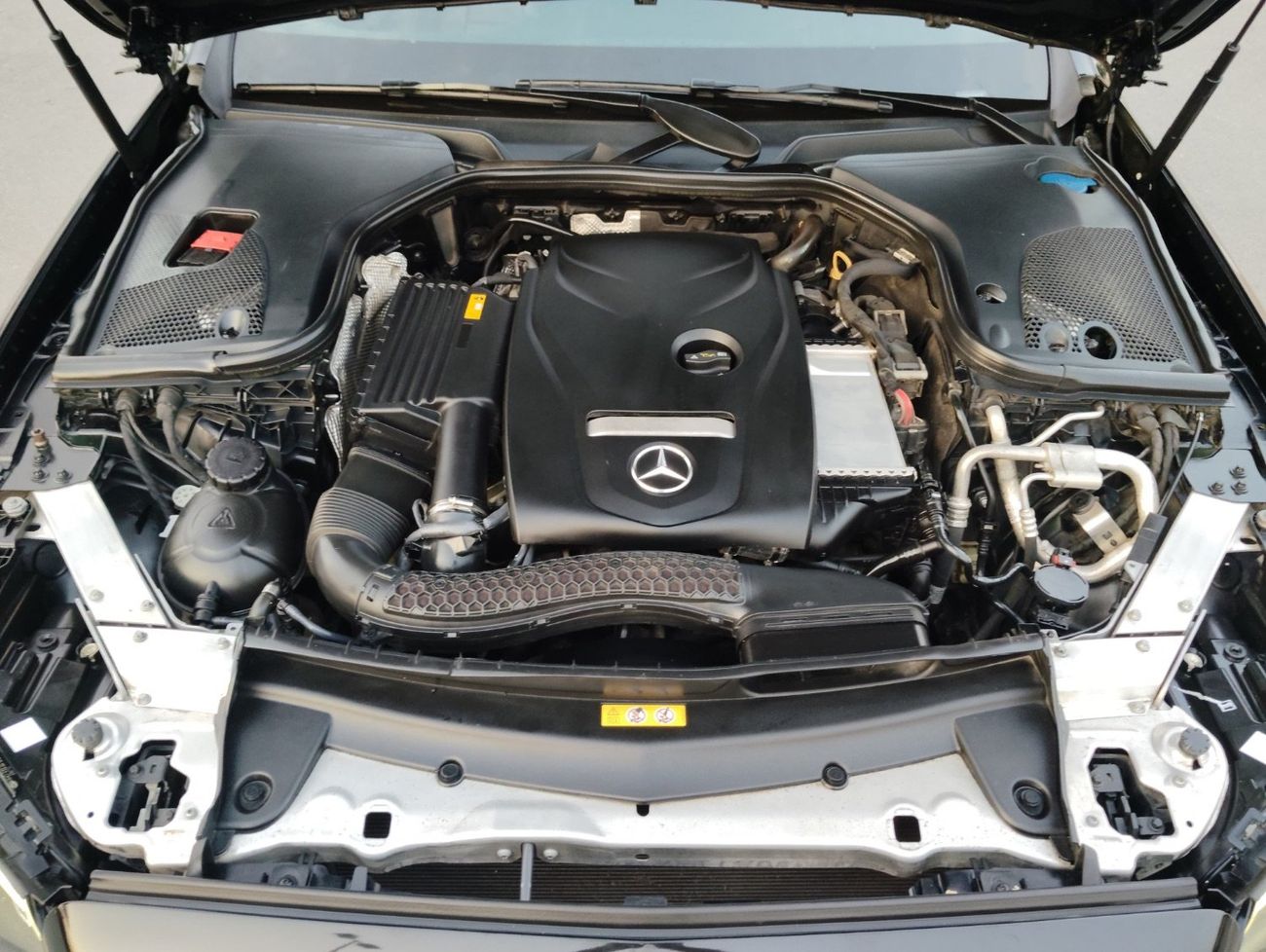 مرسيدس بنز E200