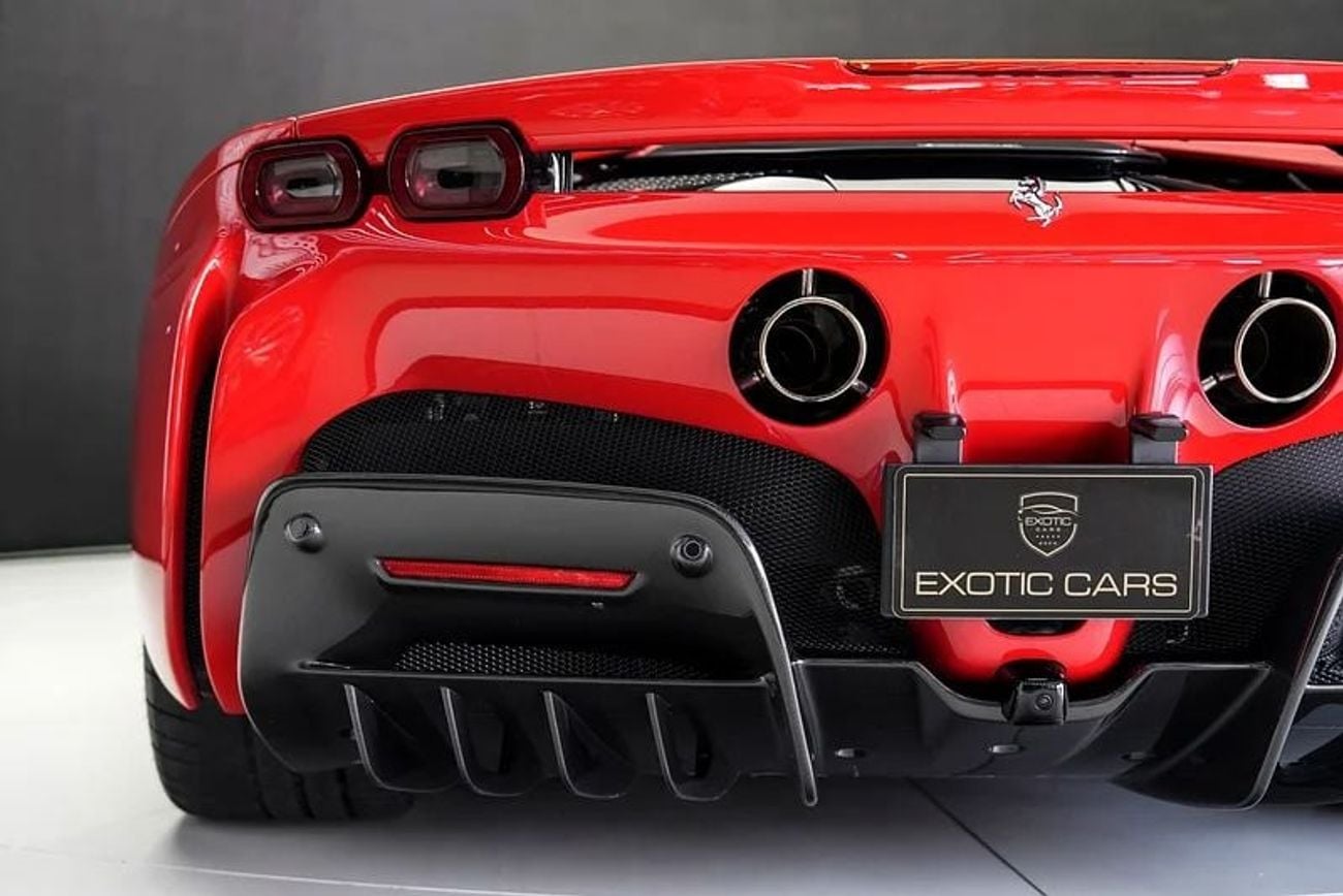 فيراري SF90 ستراديل STRADALE