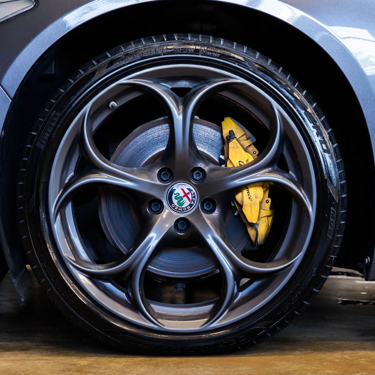 ألفا روميو جوليا VELOCE VELOCE