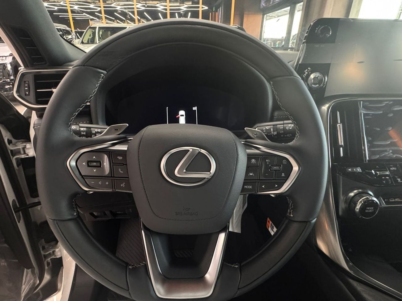 لكزس LX 600 SIGNATURE
