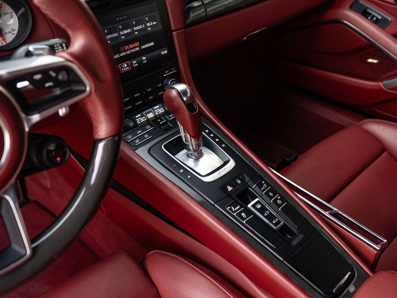 Porsche 911 Turbo S 3.8L (530 HP) Coupe