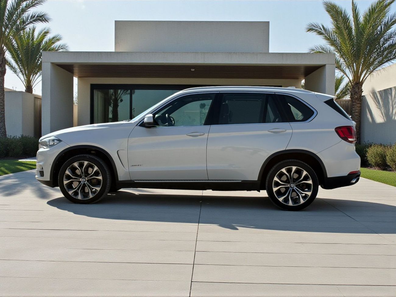 BMW X5 50i Exclusive 4.4L (5 Seater) | 2015 | GCC SPECS | Full Option