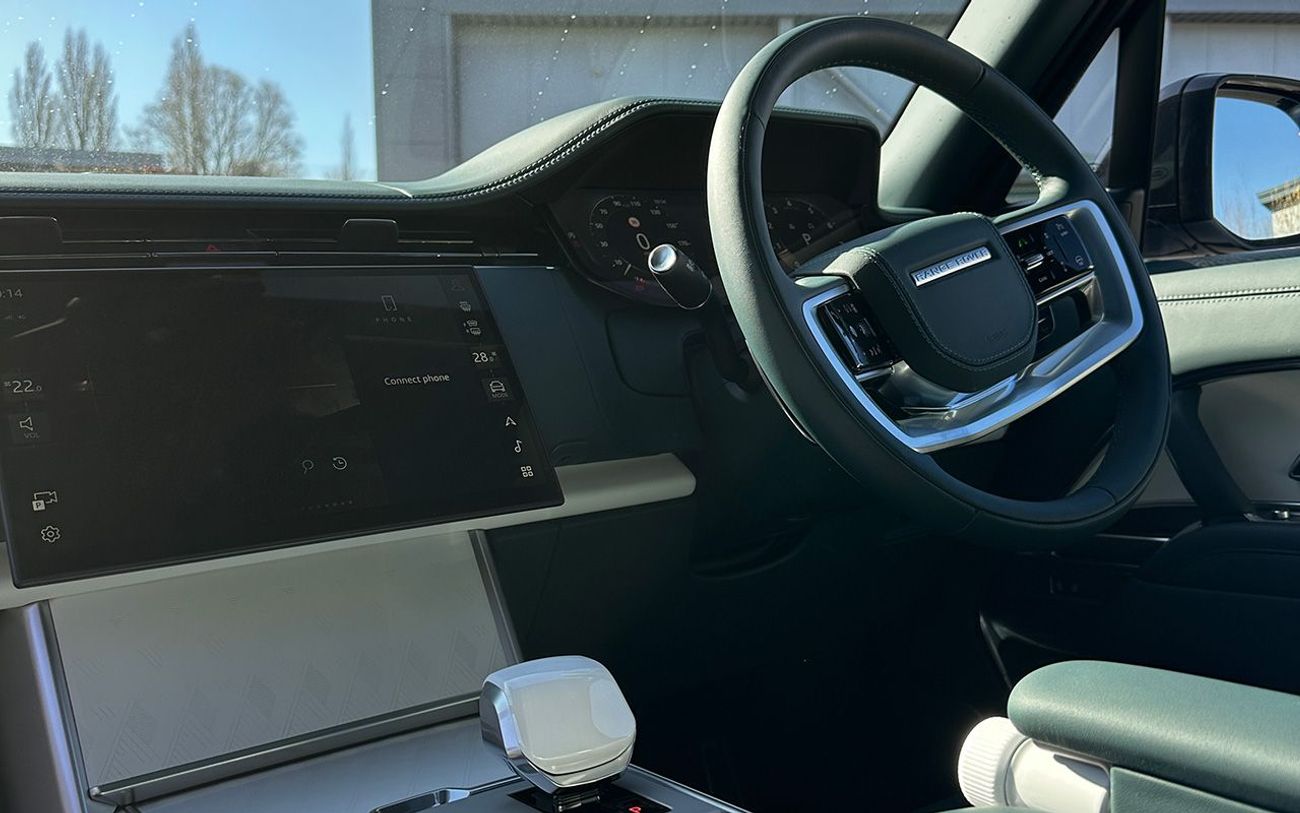 لاند روفر رينج روفر SV 4.4L P615 V8 Right Hand Drive