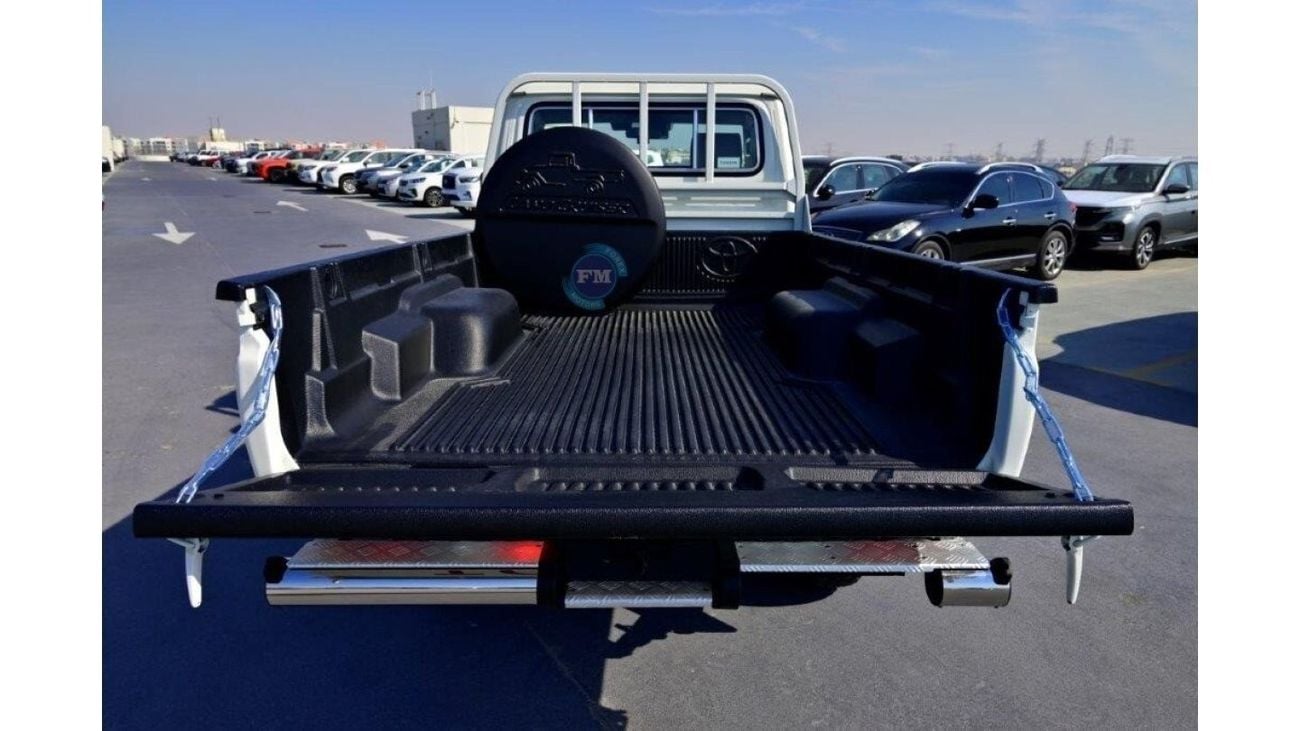 Toyota Land Cruiser Pick Up 79 Single Cab DLX 2.8L Diesel