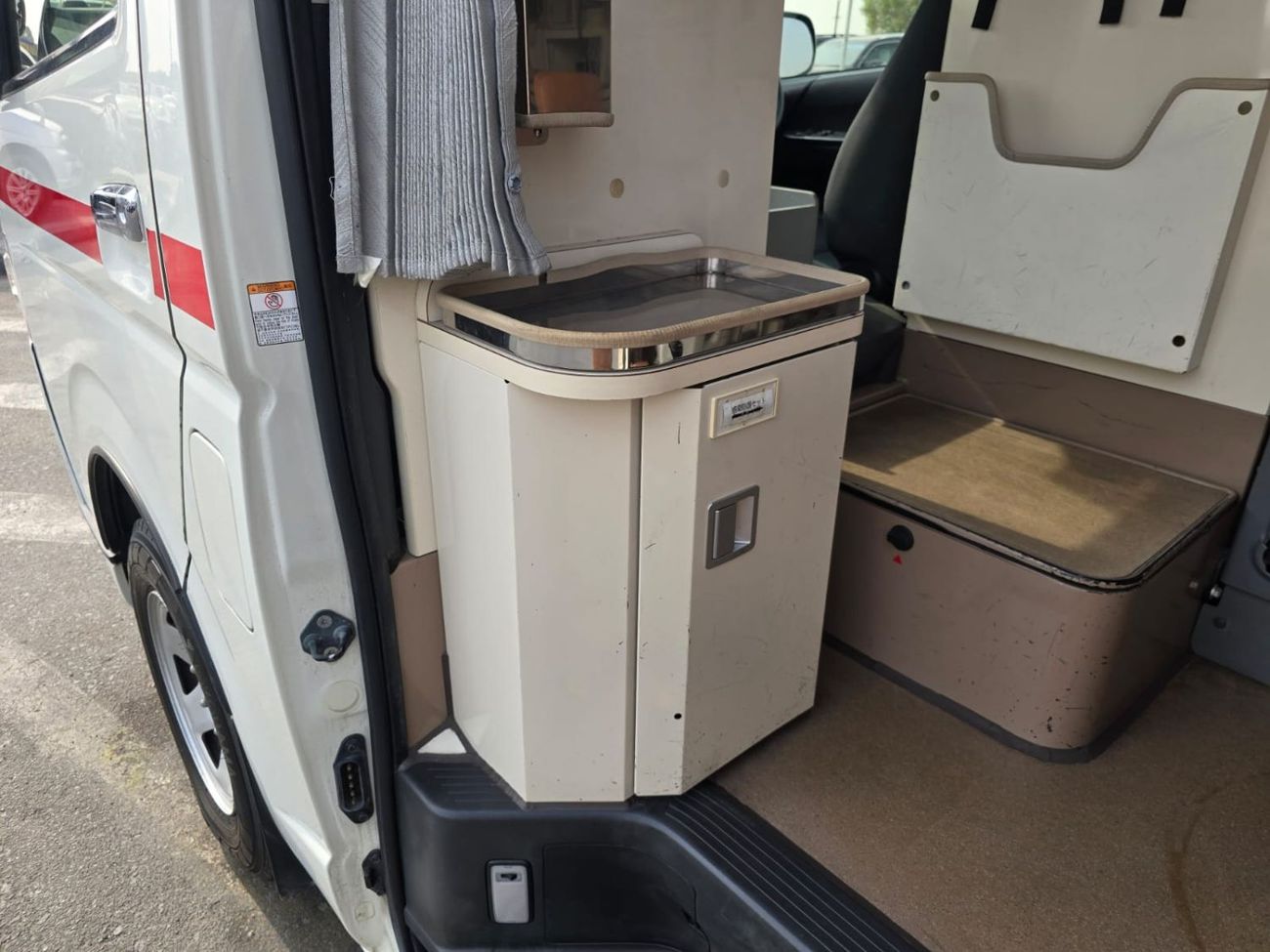 Toyota Hiace TOYOTA HIACE VAN AMBULANCE RHD 2014 MODEL 2.7 L PETROL AUTOMATIC(PM13940)