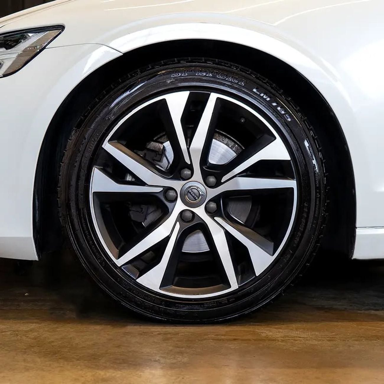 Volvo S60 T4 R Design 2.0L 1,819 pm • 0% Downpayment • R-Design • Agency Warranty