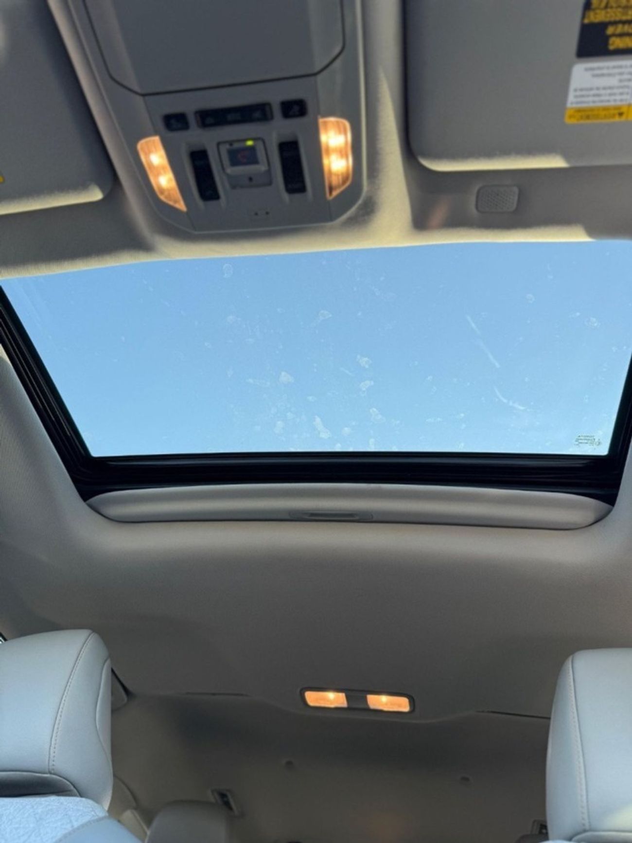 تويوتا هايلاندر Hybrid XLE premium sunroof,leather, push start