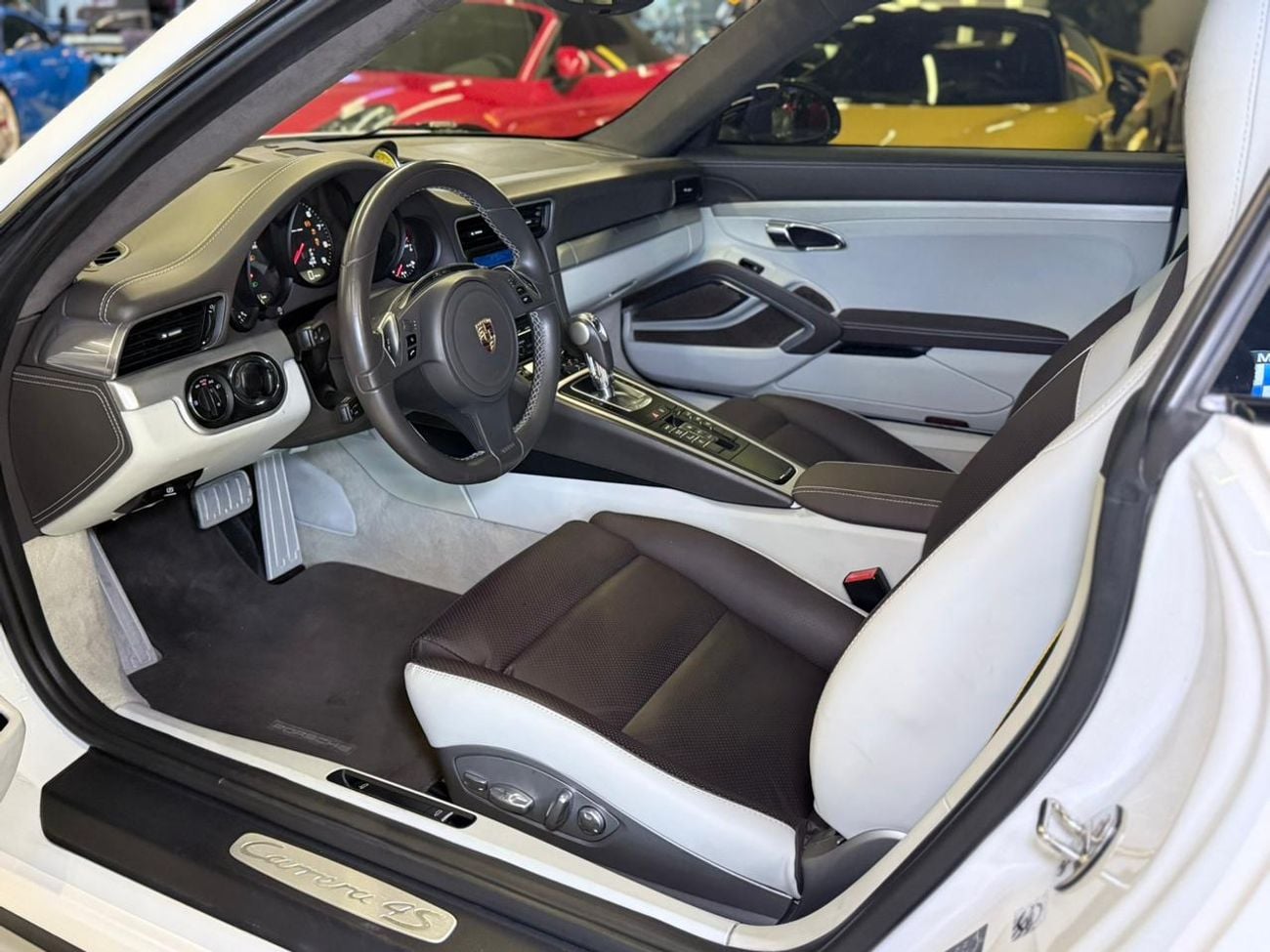 Porsche 911 Carrera 4S 3.8L Coupe 2014 Porsche 911 Carrera 4S - GCC Specs - Full Service History Available