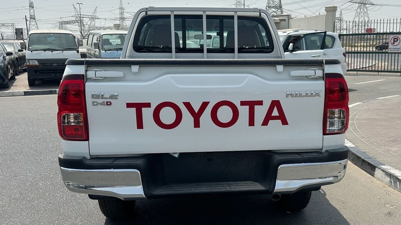 Toyota Hilux S GLX 2.4L 4WD M/T | Mid Linear (Chrome Edition)