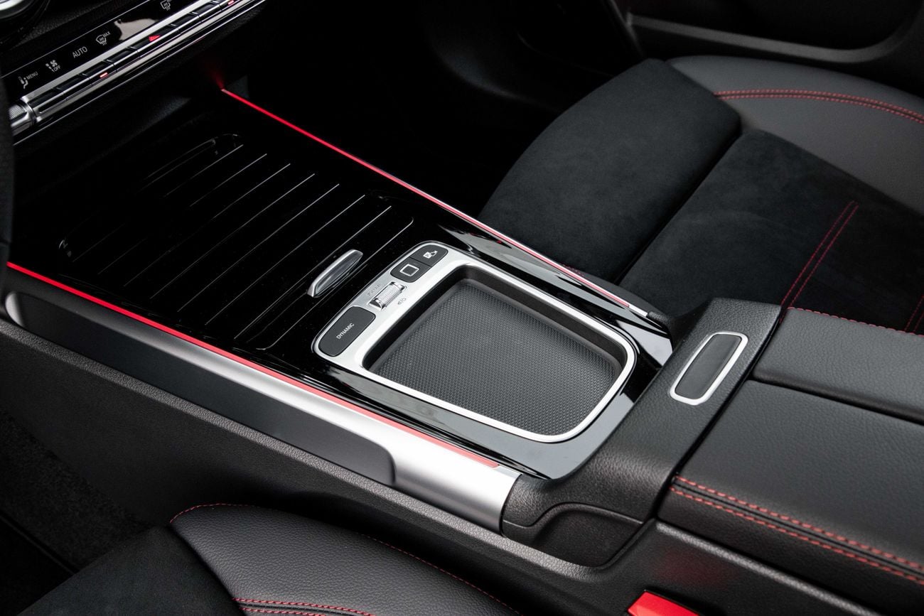 مرسيدس بنز GLB GLB 200 AMG | 3,643 P.M | 0% Downpayment | 5 YEARS WARRANTY!