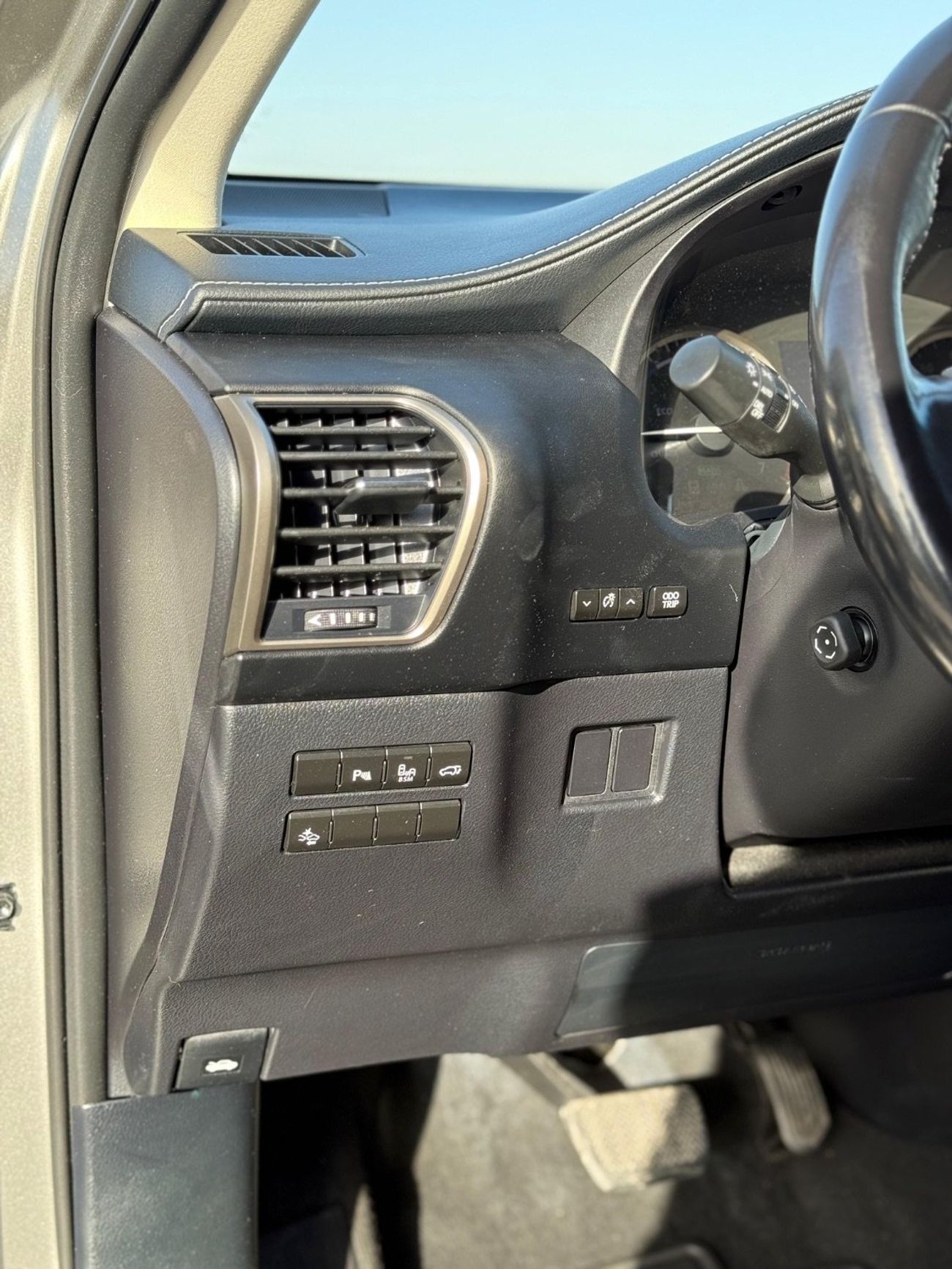 Lexus NX300 Hybrid NX300h Full Option