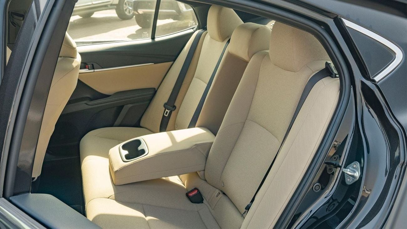 Toyota Camry 2026 Toyota Camry LE facelift 2.5L Petrol AT with Sunroof - GCC (Export price)