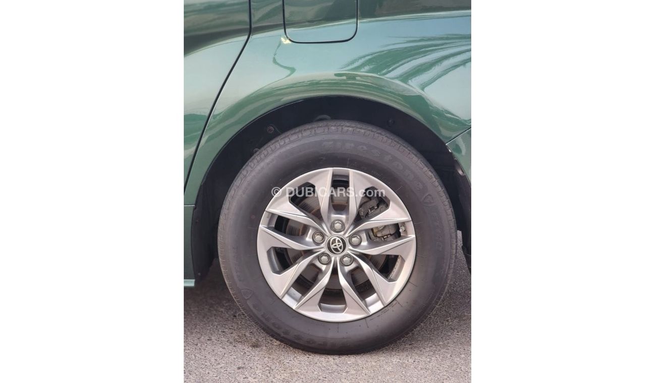 Toyota Sienna Toyota Sienna XLE Hybrid Green Full Option