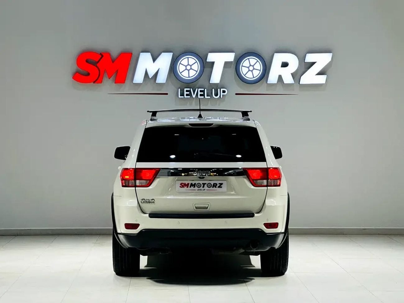 جيب جراند شيروكي Laredo 3.6L