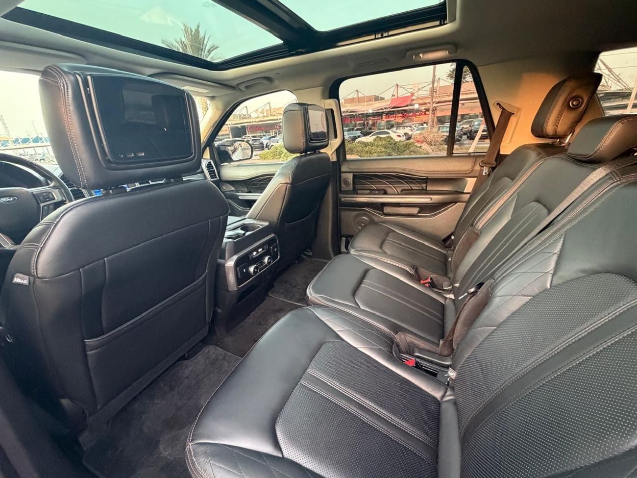 Ford Expedition PLATINUM Ford Expedition Platinum 2018 | GCC Specs | Full Option Full Service History Two Keys