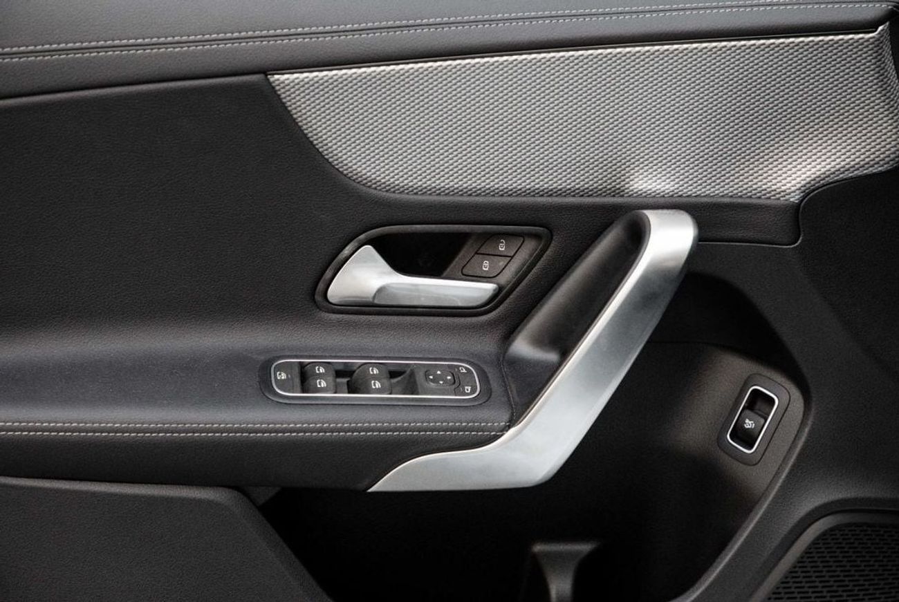 Mercedes-Benz A 180 180 | 2,742 P.M  | 0% Downpayment | Excellent Condition!